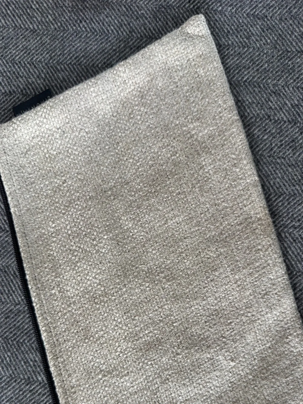 NWOT, LIMONATA, OATMEAL COLORED, TEXTURED LINEN ENVELOPE POUCH - FROM ITALY